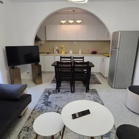Apartment F&m